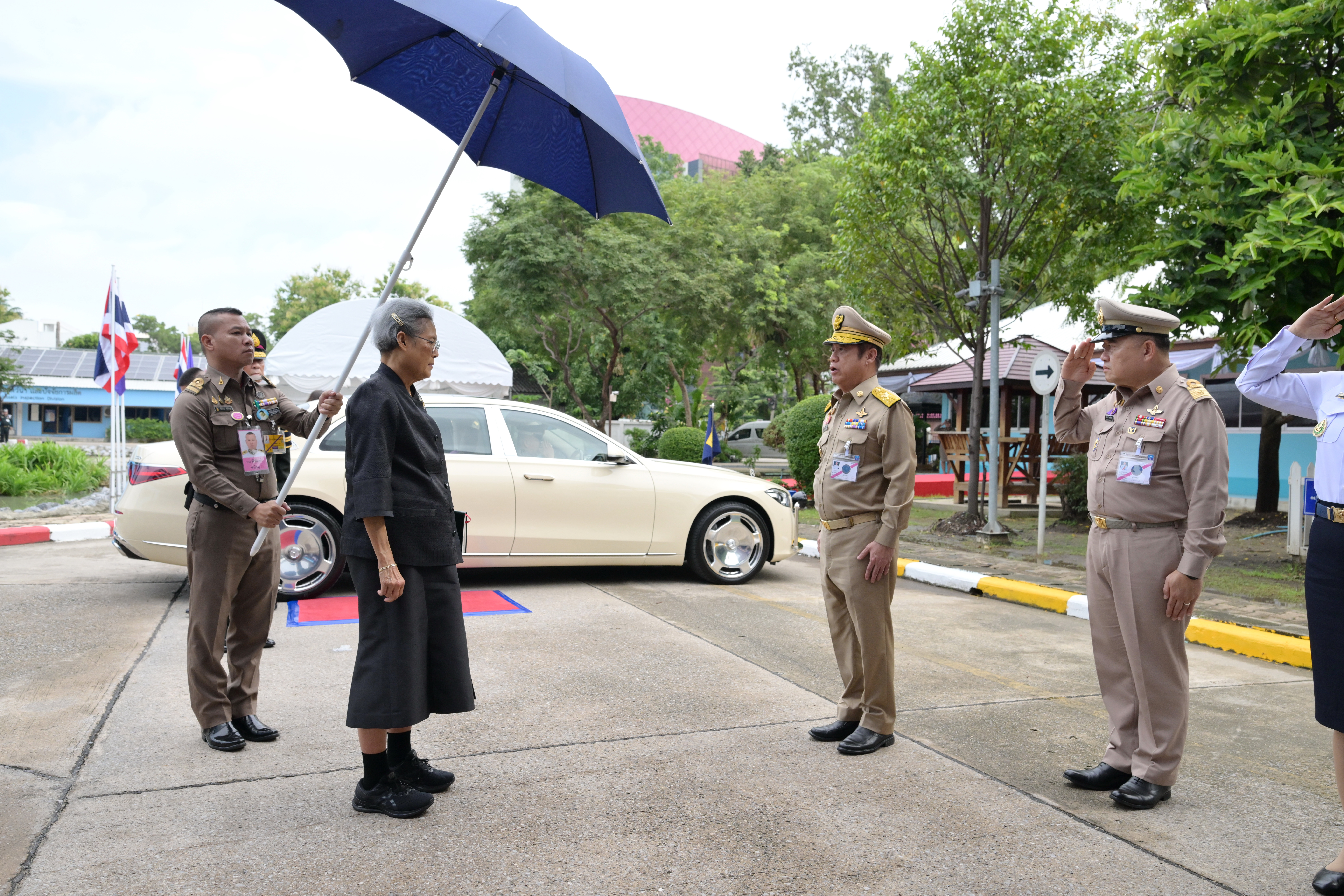 title - สำนักงานการปฏิรูปที่ดินเพื่อเกษตรกรรม ร่วมเฝ้าฯ รับเสด็จ สมเด็จพระกนิษฐาธิราชเจ้า กรมสมเด็จพระเทพรัตนราชสุดาฯ สยามบรมราชกุมารี เสด็จเป็นองค์ประธานเปิดงาน “วันสถาปนากรมประมง ครบรอบ 100 ปี”